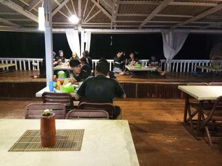 Long Beach Garden Kampung Kuala Besut Buitenkant foto